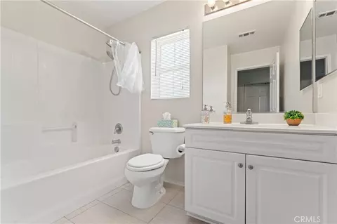 Bath - 1339 Castledale, Riverside, CA 92501 photo 2 of 2