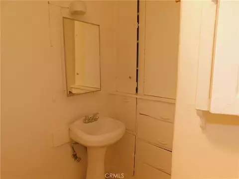 Bath - 1119 E 4th St, Ontario, CA 91764 photo 3 of 3