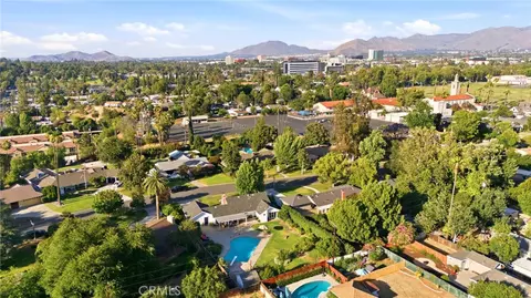 View/Area - 4374 Ramona Dr, Riverside, CA 92506 photo 4 of 6