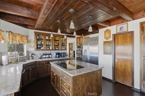 Kitchen - 17394 Sunset Vw, Riverside, CA 92504 photo 2 of 5