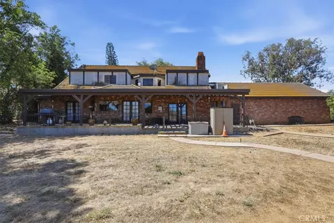 Exterior - 17394 Sunset Vw, Riverside, CA 92504 photo 10 of 20
