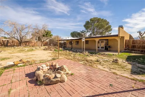 Exterior - 14580 Keota Rd, Apple Valley, CA 92307 photo 13 of 16