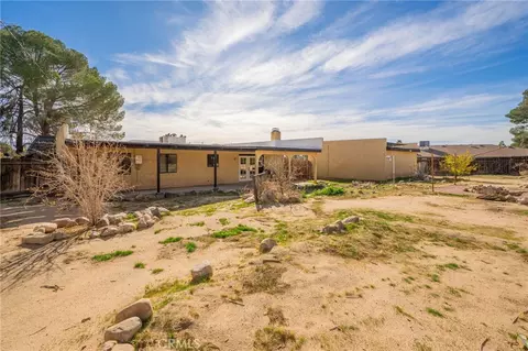 Exterior - 14580 Keota Rd, Apple Valley, CA 92307 photo 11 of 16