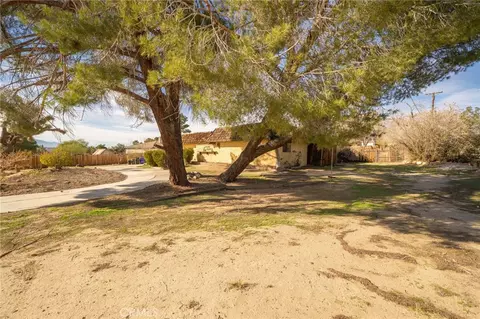 Exterior - 14580 Keota Rd, Apple Valley, CA 92307 photo 2 of 16