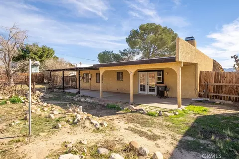 Exterior - 14580 Keota Rd, Apple Valley, CA 92307 photo 14 of 16
