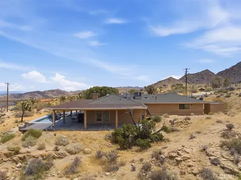 Exterior - 7818 Rockwood Rd, Joshua Tree, CA 92252 photo 2 of 8