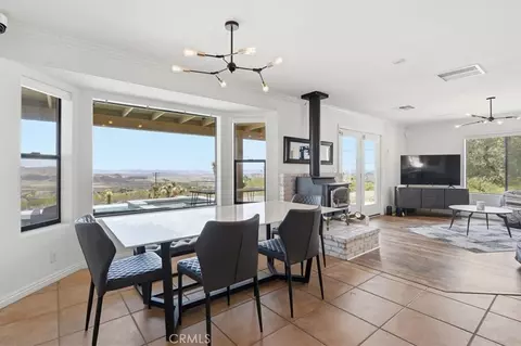 Dining - 7818 Rockwood Rd, Joshua Tree, CA 92252 photo 2 of 3