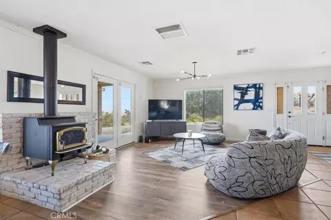 Living - 7818 Rockwood Rd, Joshua Tree, CA 92252 photo 2 of 2