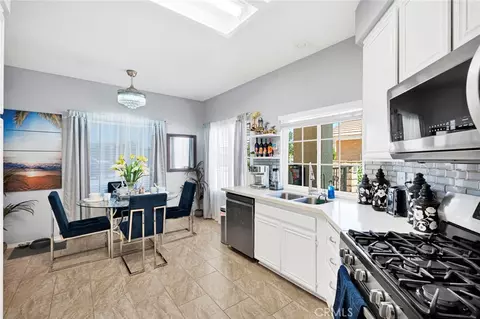 Kitchen - 27279 Maritime Ln, Helendale, CA 92342 photo 3 of 5