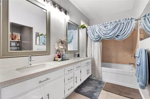 Bath - 27279 Maritime Ln, Helendale, CA 92342 photo 1 of 4