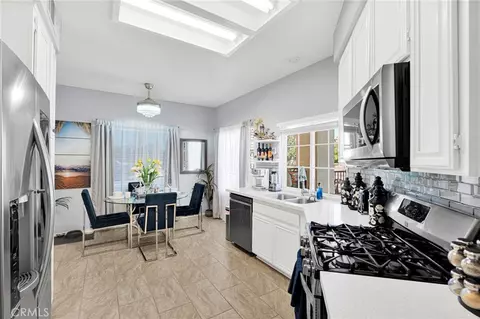 Kitchen - 27279 Maritime Ln, Helendale, CA 92342 photo 5 of 5
