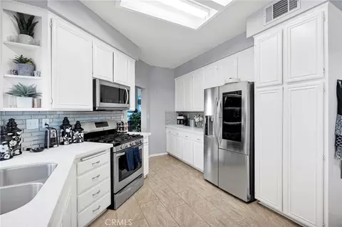 Kitchen - 27279 Maritime Ln, Helendale, CA 92342 photo 1 of 5