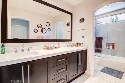 Bath - 72 Newburn Ct, Beaumont, CA 92223 photo 4 of 5