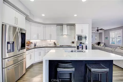 Kitchen - 72 Newburn Ct, Beaumont, CA 92223 photo 3 of 7