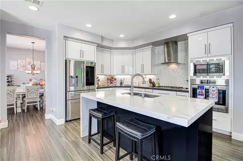 Kitchen - 72 Newburn Ct, Beaumont, CA 92223 photo 2 of 7