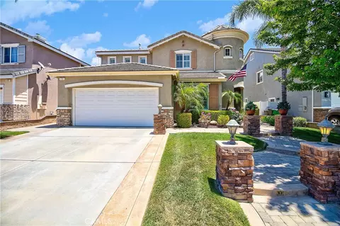 Exterior - 72 Newburn Ct, Beaumont, CA 92223 photo 2 of 10