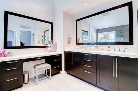 Bath - 72 Newburn Ct, Beaumont, CA 92223 photo 2 of 5