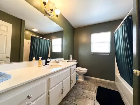 Bath - 6356 Katrina Pl, Palmdale, CA 93552 photo 3 of 7
