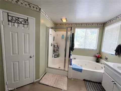 Bath - 6356 Katrina Pl, Palmdale, CA 93552 photo 6 of 7
