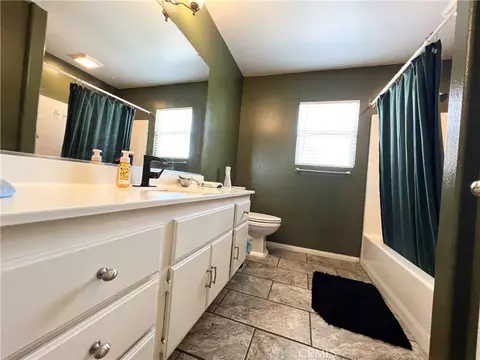 Bath - 6356 Katrina Pl, Palmdale, CA 93552 photo 4 of 7