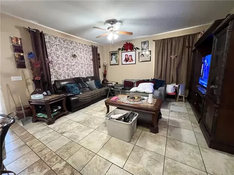 Living - 6356 Katrina Pl, Palmdale, CA 93552 photo 1 of 2