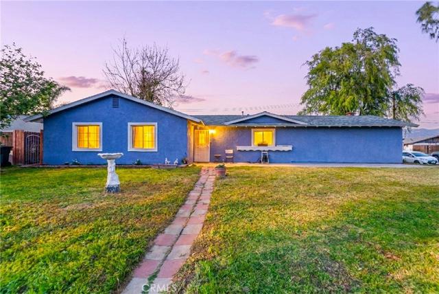 19450 Woodhill St, Rialto, CA 92376