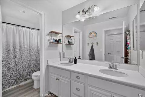 Bath - 27455 Lock Haven Ct, Temecula, CA 92591 photo 4 of 4