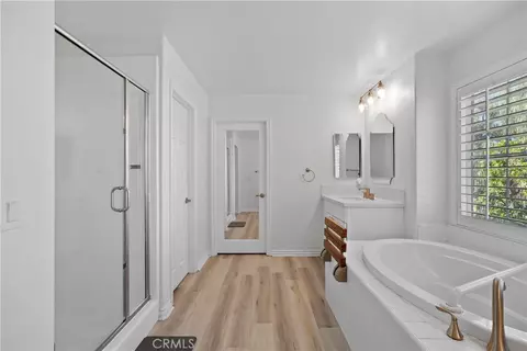 Bath - 27455 Lock Haven Ct, Temecula, CA 92591 photo 2 of 4