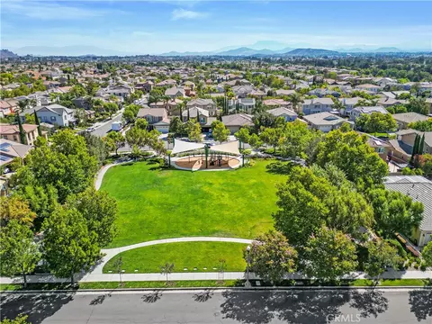 View/Area - 27455 Lock Haven Ct, Temecula, CA 92591 photo 2 of 4