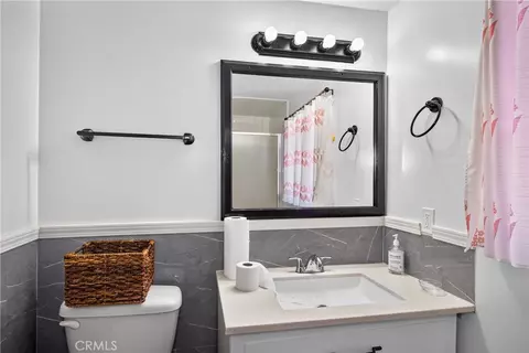 Bath - 8929 Central Rd, Apple Valley, CA 92308 photo 4 of 4