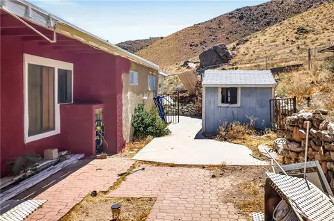 Exterior - 8929 Central Rd, Apple Valley, CA 92308 photo 7 of 8