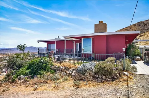 Exterior - 8929 Central Rd, Apple Valley, CA 92308 photo 6 of 8