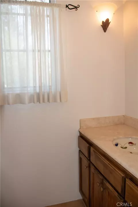 Bath - 1632 Halsey St, Redlands, CA 92373 photo 1 of 10