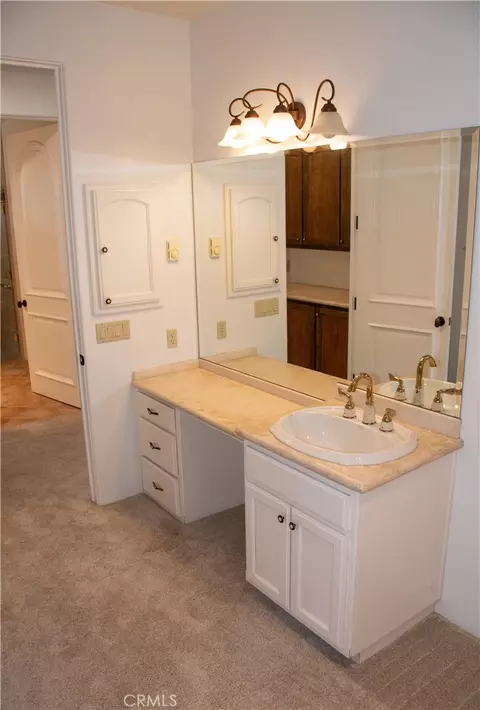 Bath - 1632 Halsey St, Redlands, CA 92373 photo 9 of 10