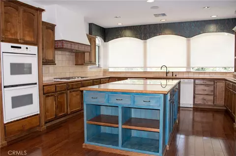 Kitchen - 1632 Halsey St, Redlands, CA 92373 photo 2 of 6
