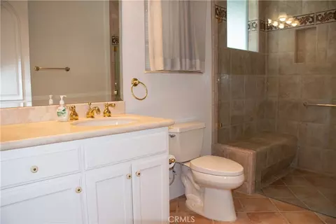 Bath - 1632 Halsey St, Redlands, CA 92373 photo 6 of 10