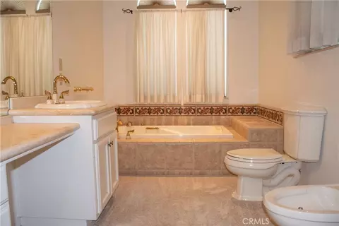 Bath - 1632 Halsey St, Redlands, CA 92373 photo 10 of 10