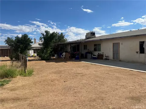 12442 Quinnault Rd, Apple Valley, CA 92308