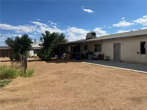12442 Quinnault Rd, Apple Valley, CA 92308