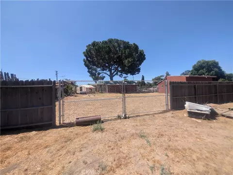 Exterior - 32260 Avenue E, Yucaipa, CA 92399 photo 9 of 10