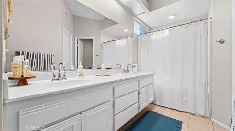 Bath - 12862 Daisy Ct, Yucaipa, CA 92399 photo 1 of 3