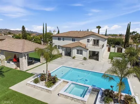 View/Area - 16795 Eagle Peak, Riverside, CA 92504 photo 3 of 8