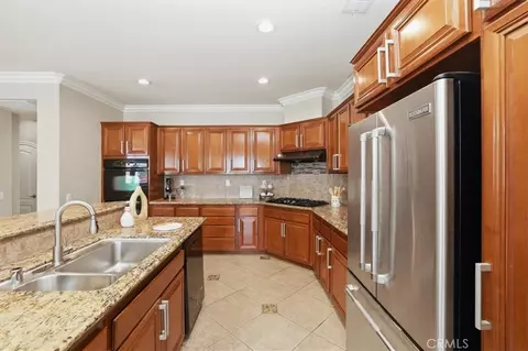Kitchen - 16795 Eagle Peak, Riverside, CA 92504 photo 3 of 4