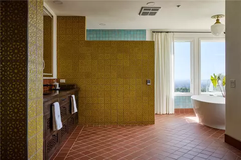 Bath - 2019 Polo Ct, Riverside, CA 92506 photo 1 of 3