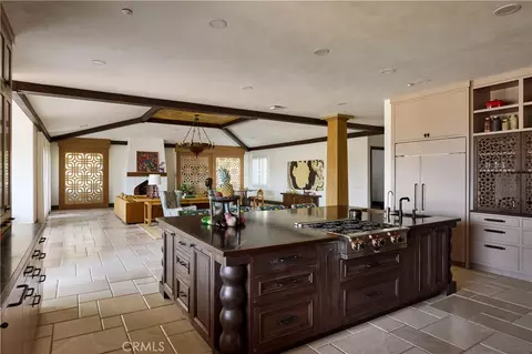 Kitchen - 2019 Polo Ct, Riverside, CA 92506 photo 2 of 2