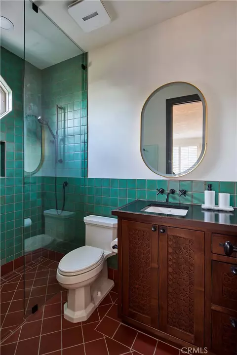 Bath - 2019 Polo Ct, Riverside, CA 92506 photo 3 of 3