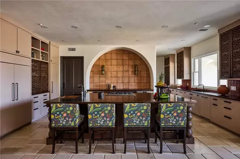 Kitchen - 2019 Polo Ct, Riverside, CA 92506 photo 1 of 2