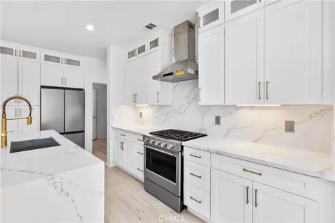 Kitchen - 1271 Castledale, Riverside, CA 92501 photo 4 of 5