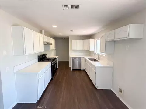 Kitchen - 215 Laurel, Hemet, CA 92544 photo 2 of 3