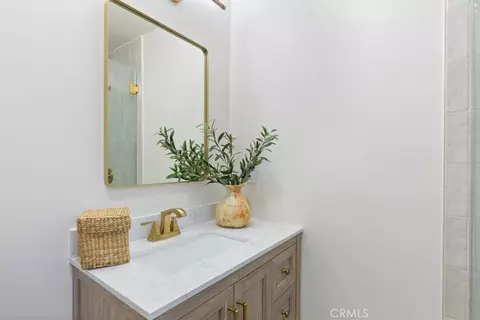 Bath - 34385 Avenue H, Yucaipa, CA 92399 photo 3 of 3